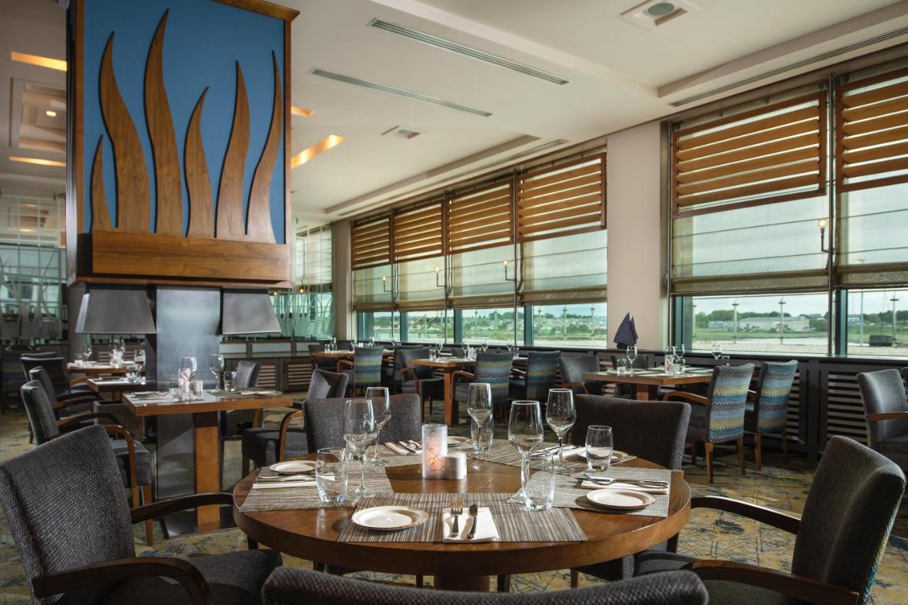 The Galmont Hotel & Spa Голуей Екстериор снимка