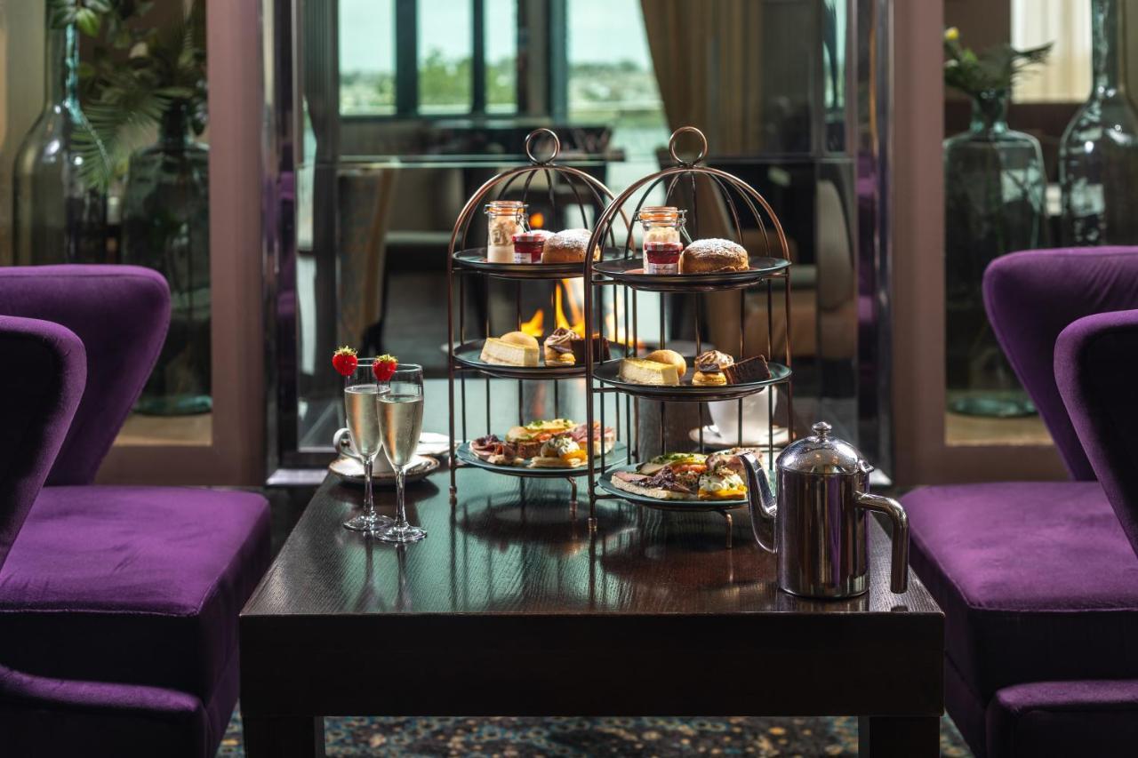 The Galmont Hotel & Spa Голуей Екстериор снимка