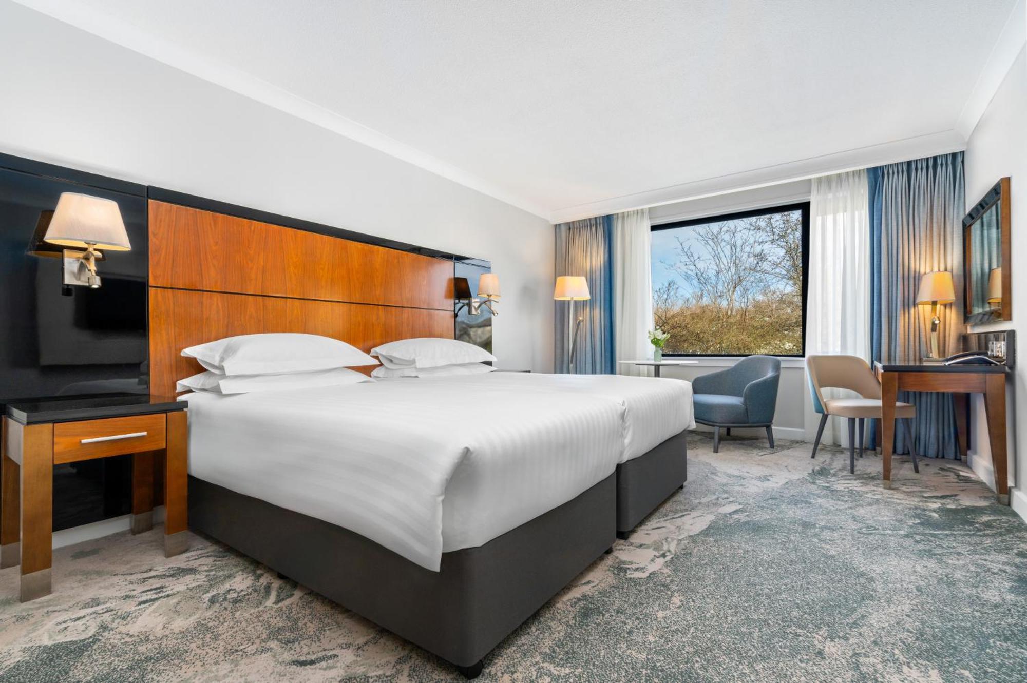 The Galmont Hotel & Spa Голуей Екстериор снимка