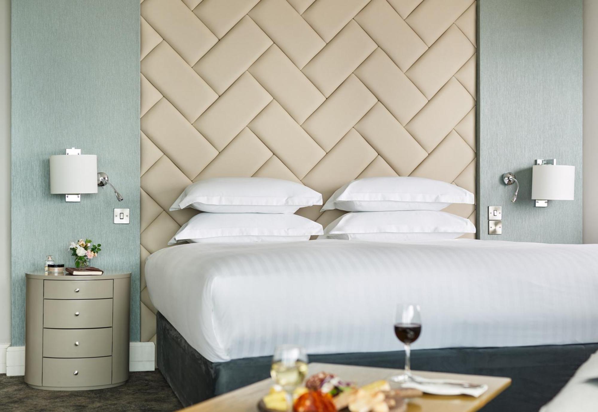 The Galmont Hotel & Spa Голуей Екстериор снимка