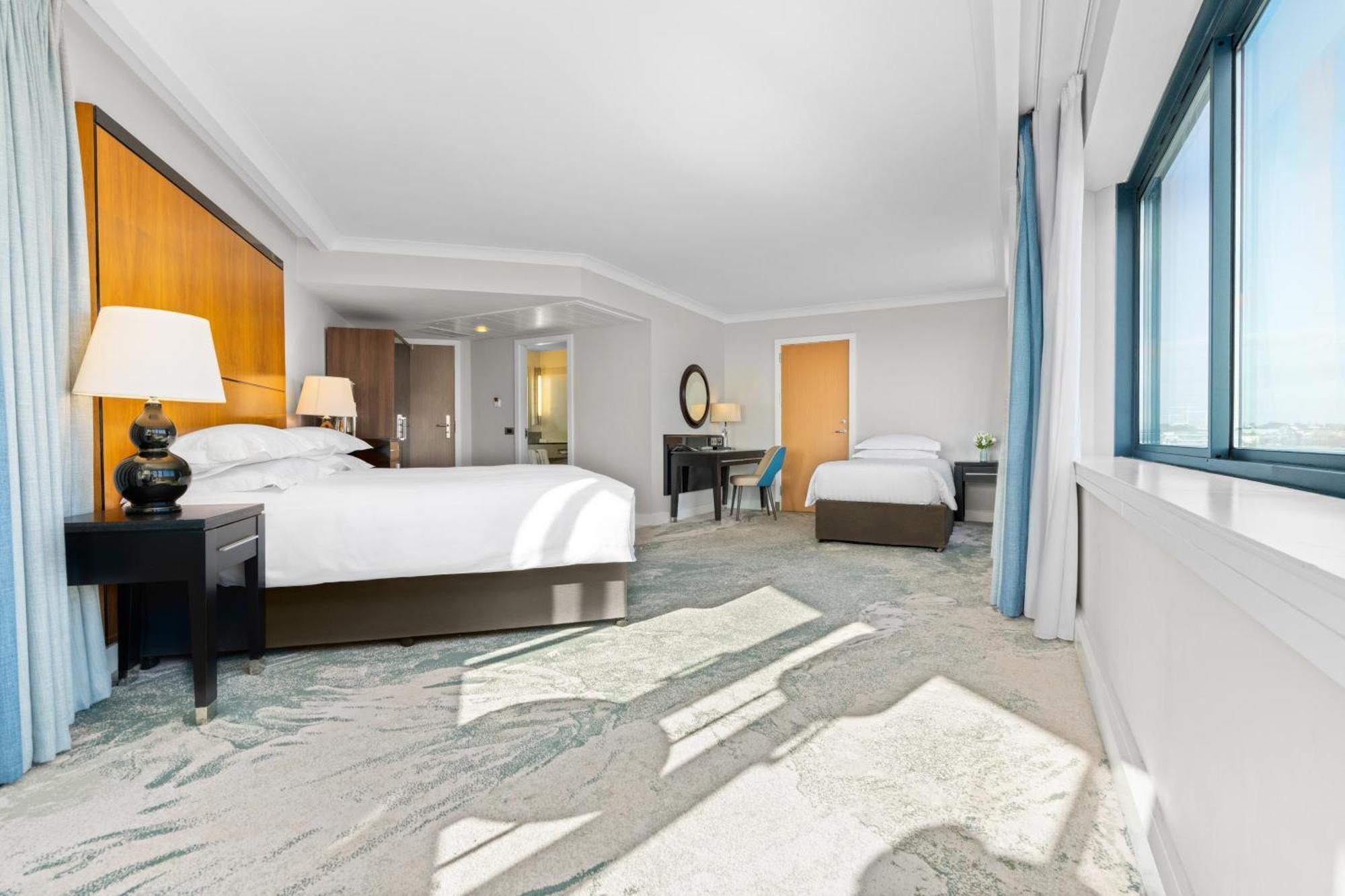 The Galmont Hotel & Spa Голуей Екстериор снимка