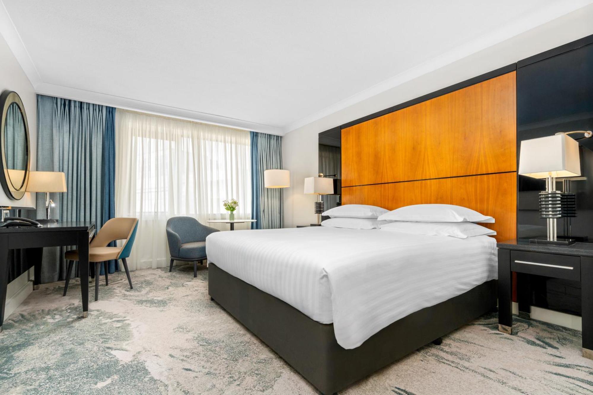 The Galmont Hotel & Spa Голуей Екстериор снимка